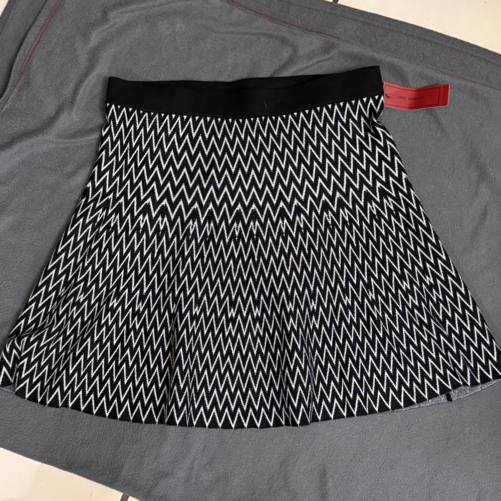Scarlett Black and White Chevron A-Line Skirt